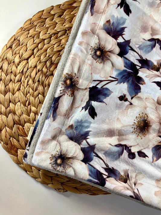 Couverture douce en minky - Fleurs grises - Bébé bonheur
